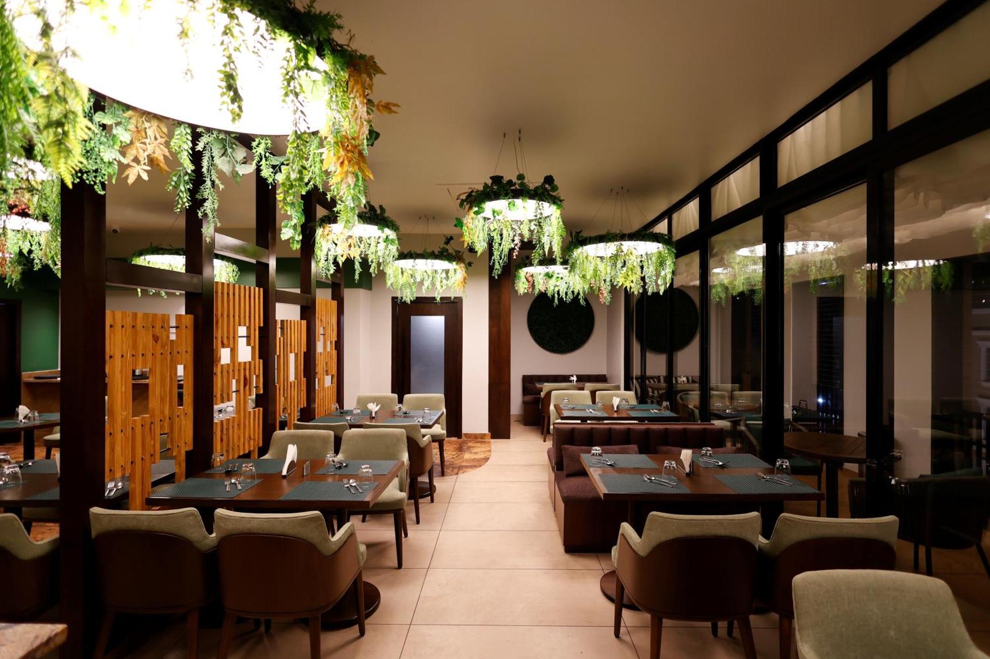 Quality Inn City Centre Waranasi Zewnętrze zdjęcie